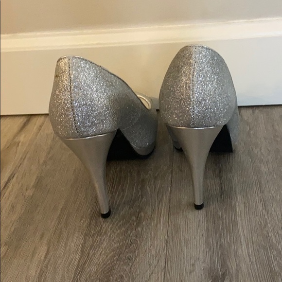 Rampage Silver Glitter Open Toe Pumps 6.5 - Picture 5 of 8